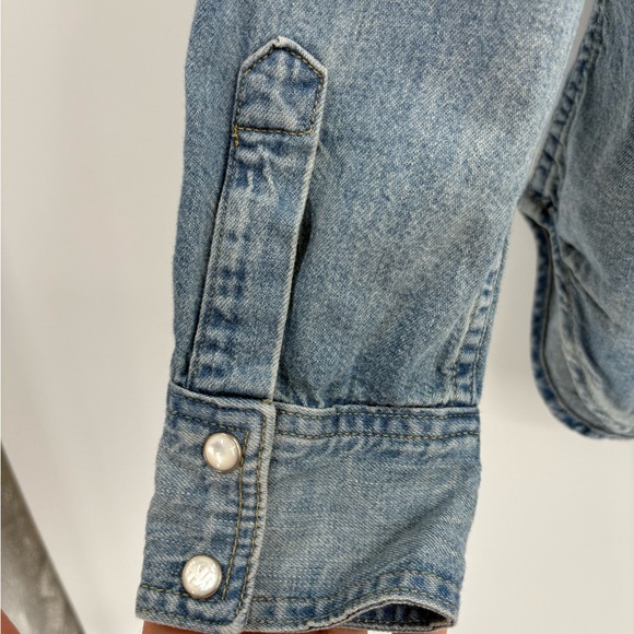 Outerknown blue Wyatt Western Denim button up blouse Shirt size large - Picture 7 of 11